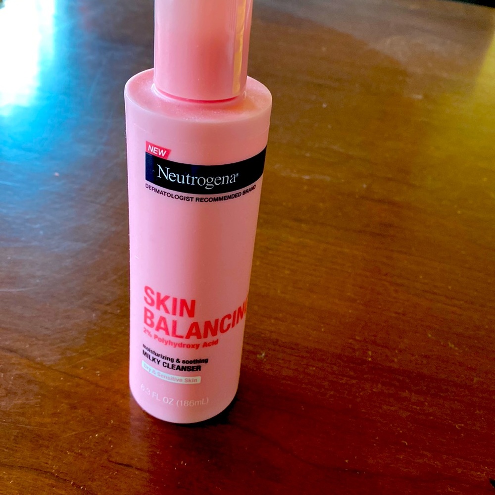 Neutrogena skin balancing milky cleanser